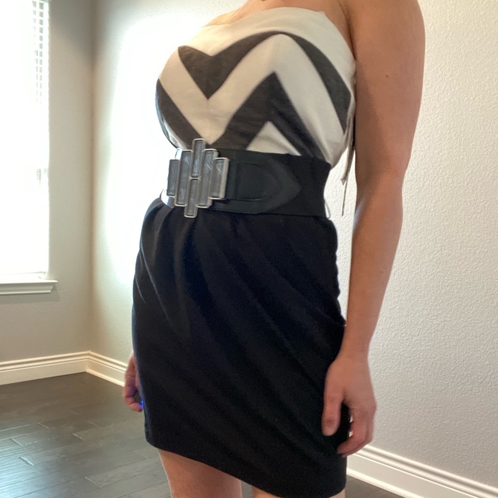 XOXO Belted mini strapless dress Y2K
